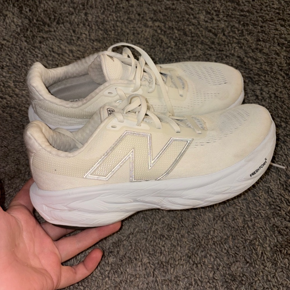 New Balance Women's Off-White Running Shoes with Cushioned Sole